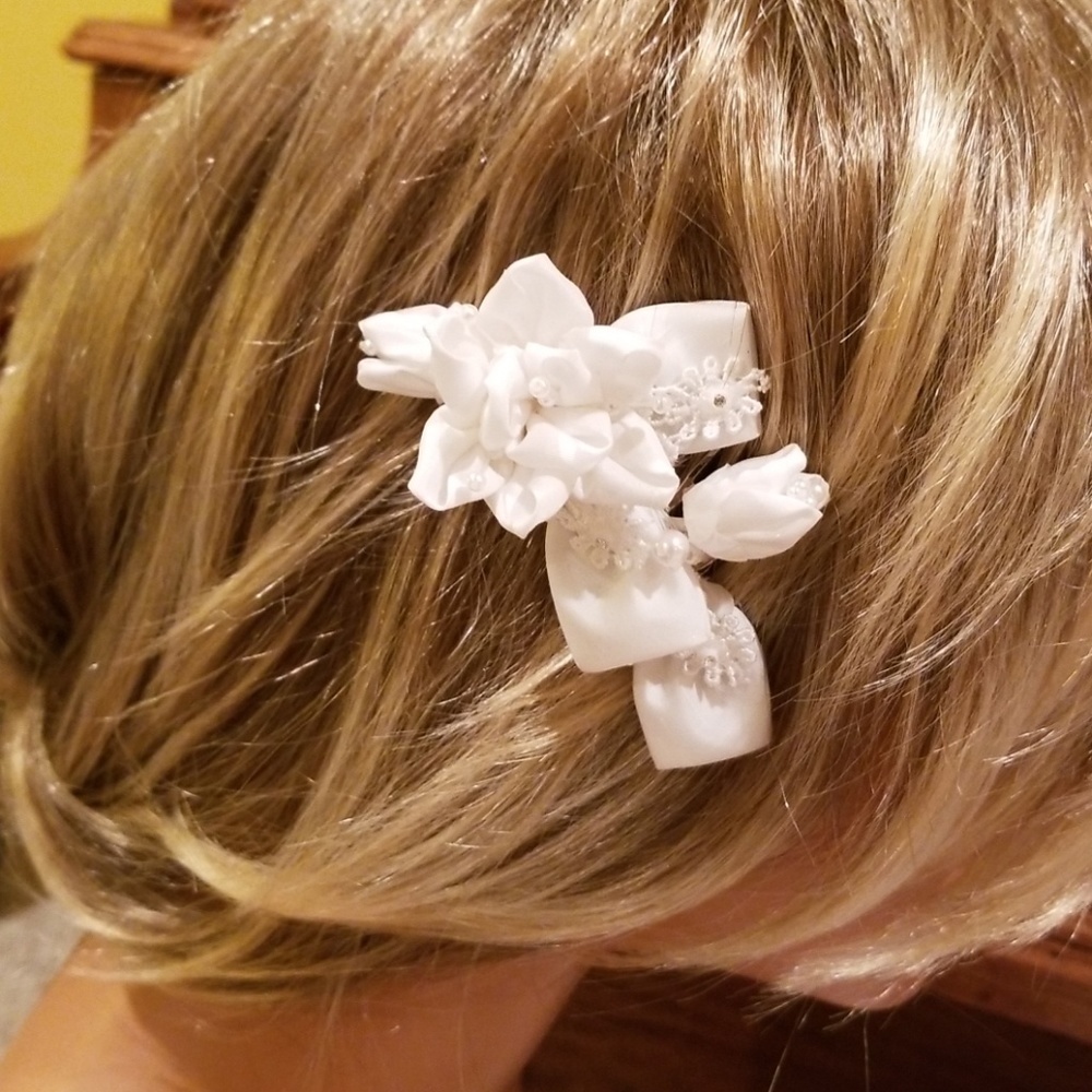 Fabric and faux pearl Hairpiece